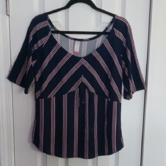 No Boundaries Navy and White Striped Top - Picture 1 of 5